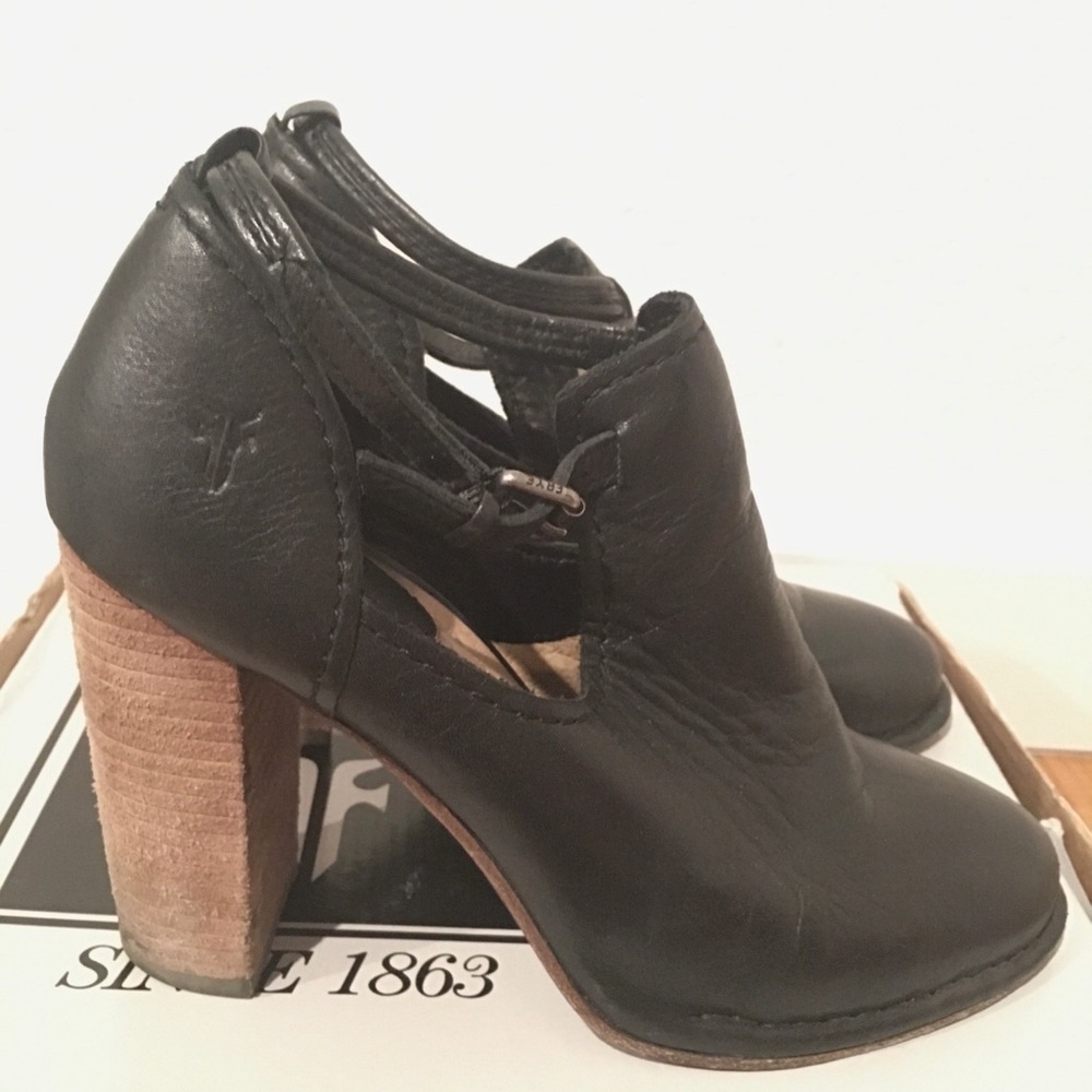 Frye size 7